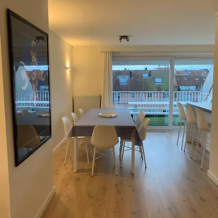 Penthouse Aida Dicht Bij Zee Met Parking Appartement Knokke-Heist
